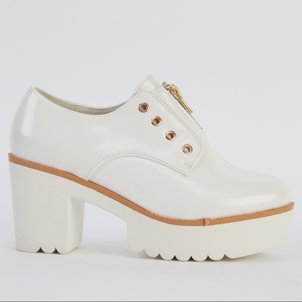 NWOT White Tan Statement Block Heel Boots